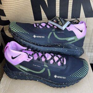 NEW Nike React Pegasus 4 Trail GTX Black FN7102-010 Women Size 10, Mens 8.5